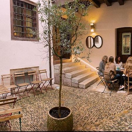 Quartier Leon Hostel Jabalquinto Eksteriør billede