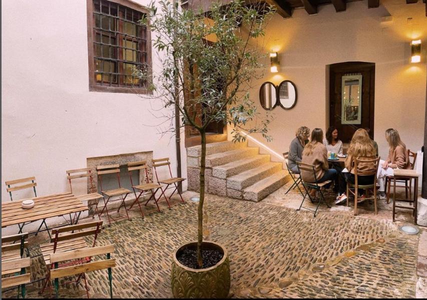 Quartier Leon Hostel Jabalquinto Eksteriør billede